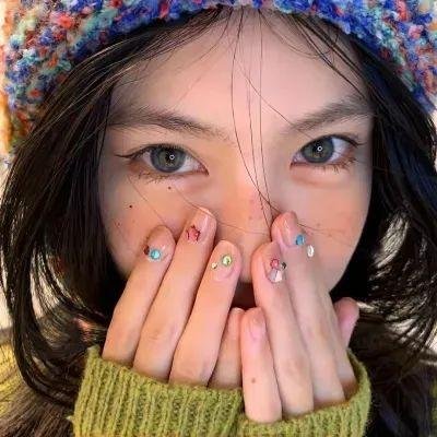 黄色眼泪